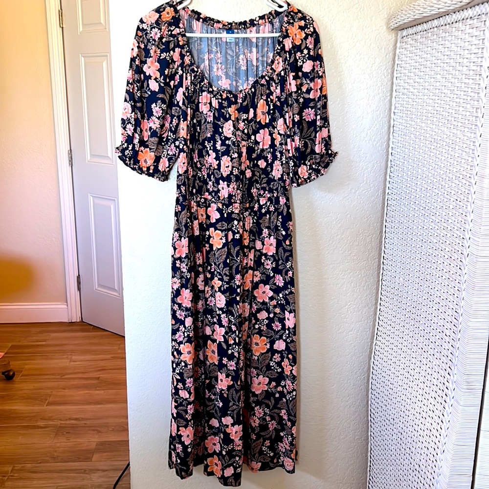 Beautiful spring dress!
